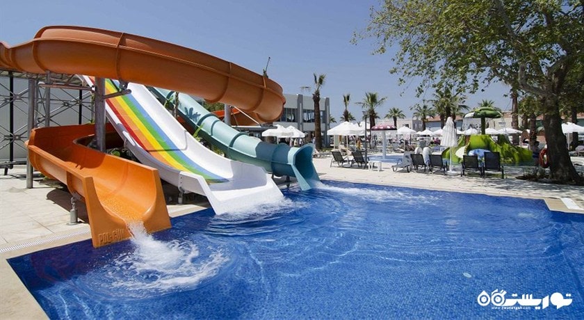 سرسره های آبی هتل پالم وینگز بیچ ریزورت اند اسپا